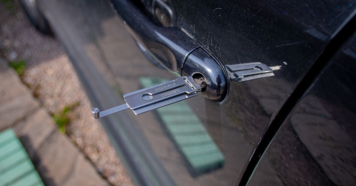 Nissan car key fob — Asbury Park Locksmiths